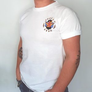 t-shirt blanc rose old school en couleur vu du côté droit